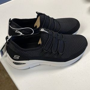 Skechers S Sport Women’s Black Regina NWT